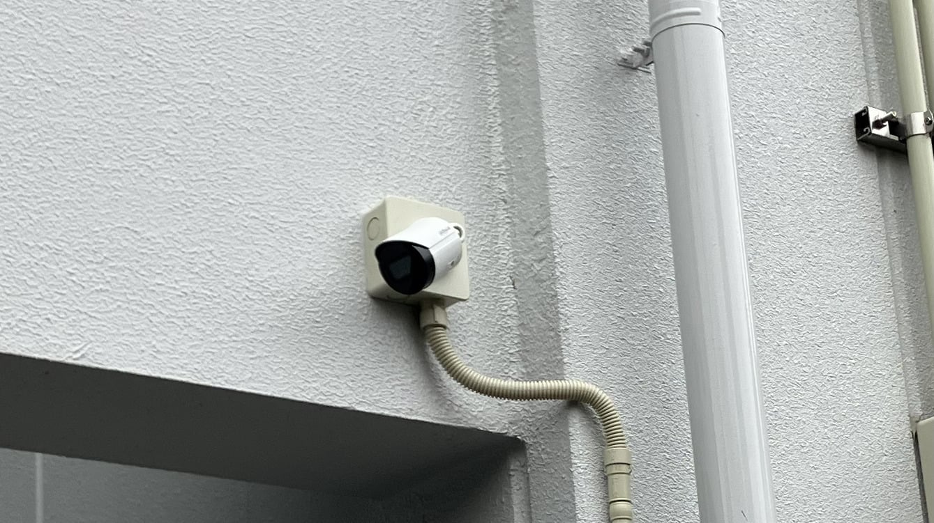 【静岡県浜松市】1989年築・全22戸の木造集合住宅4棟｜空き巣被害後、火災保険の特約に合わせた棟別見積で防犯カメラ6台を設置
